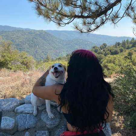 Emily  Cheree takes her dog with her while traveling